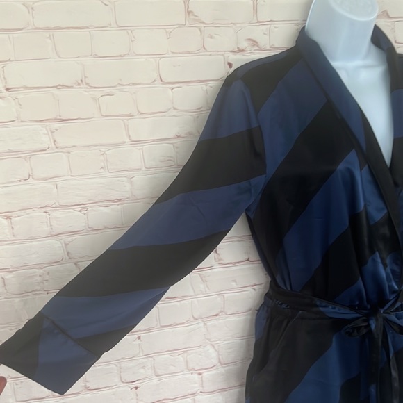 Victoria’s Secret romper faux wrap satin jumper pajama size small petite - Picture 6 of 10